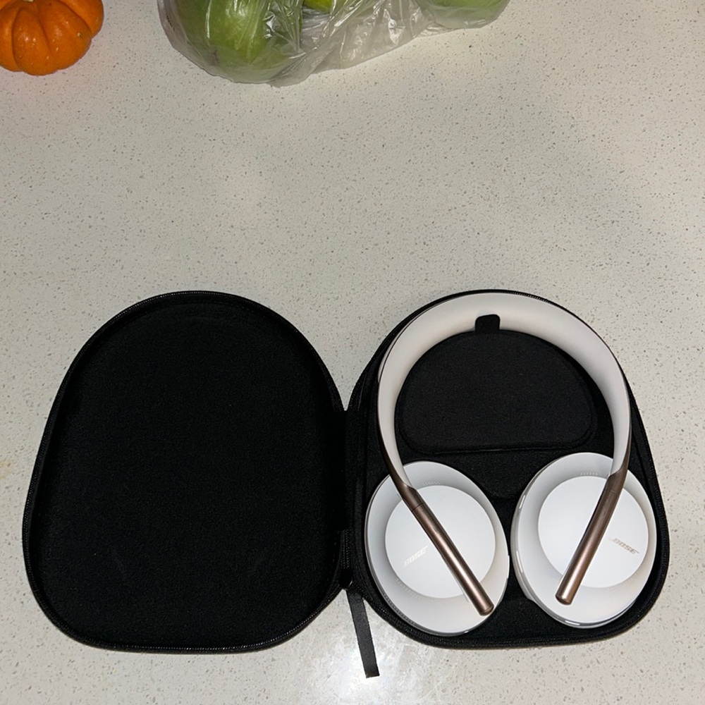 Bose Noise Cancelling Wireless Bluetooth Headphones 700, w/ Alexa Voice Control